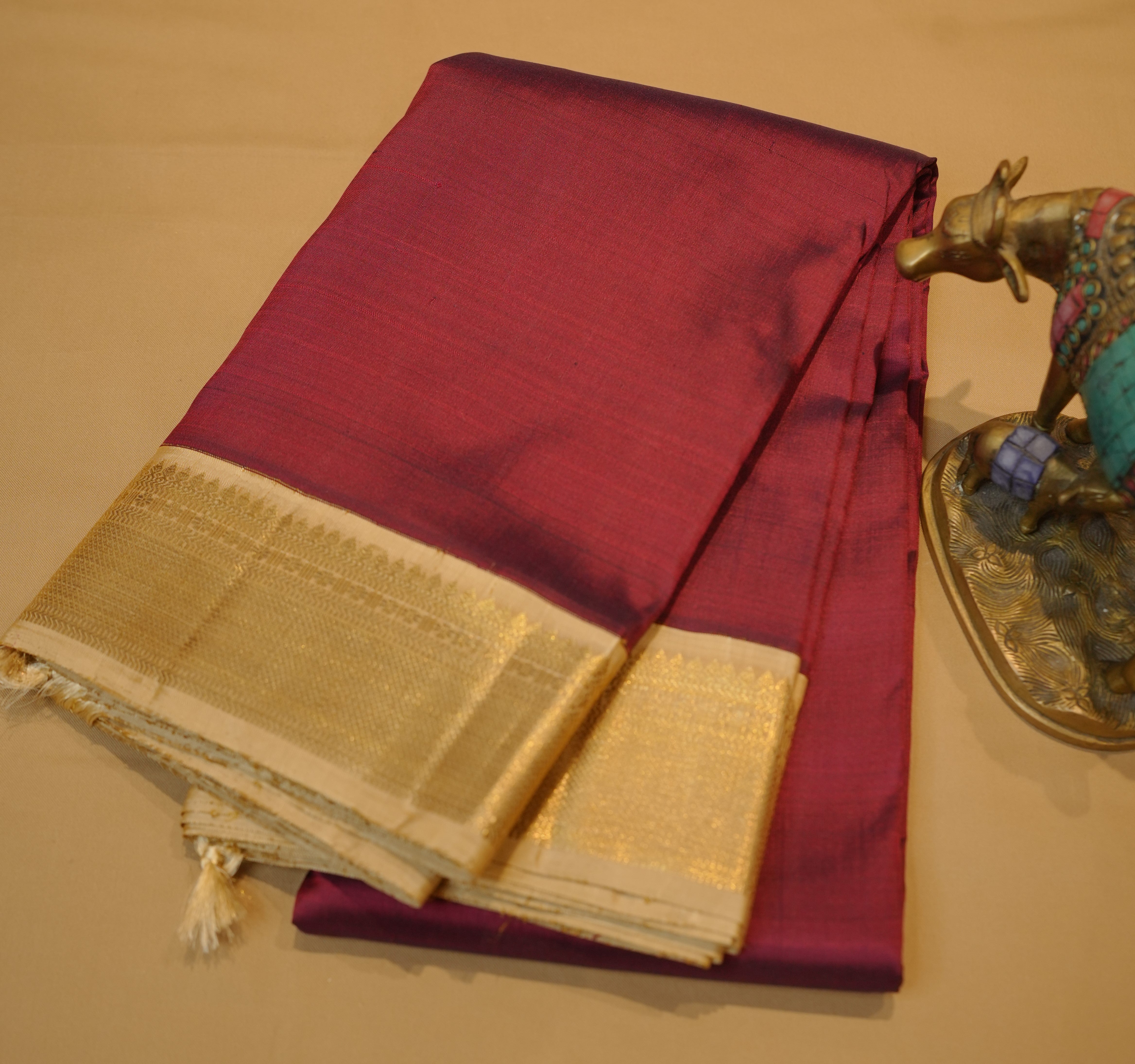 Marron and Gold Zari Border Kanjivaram