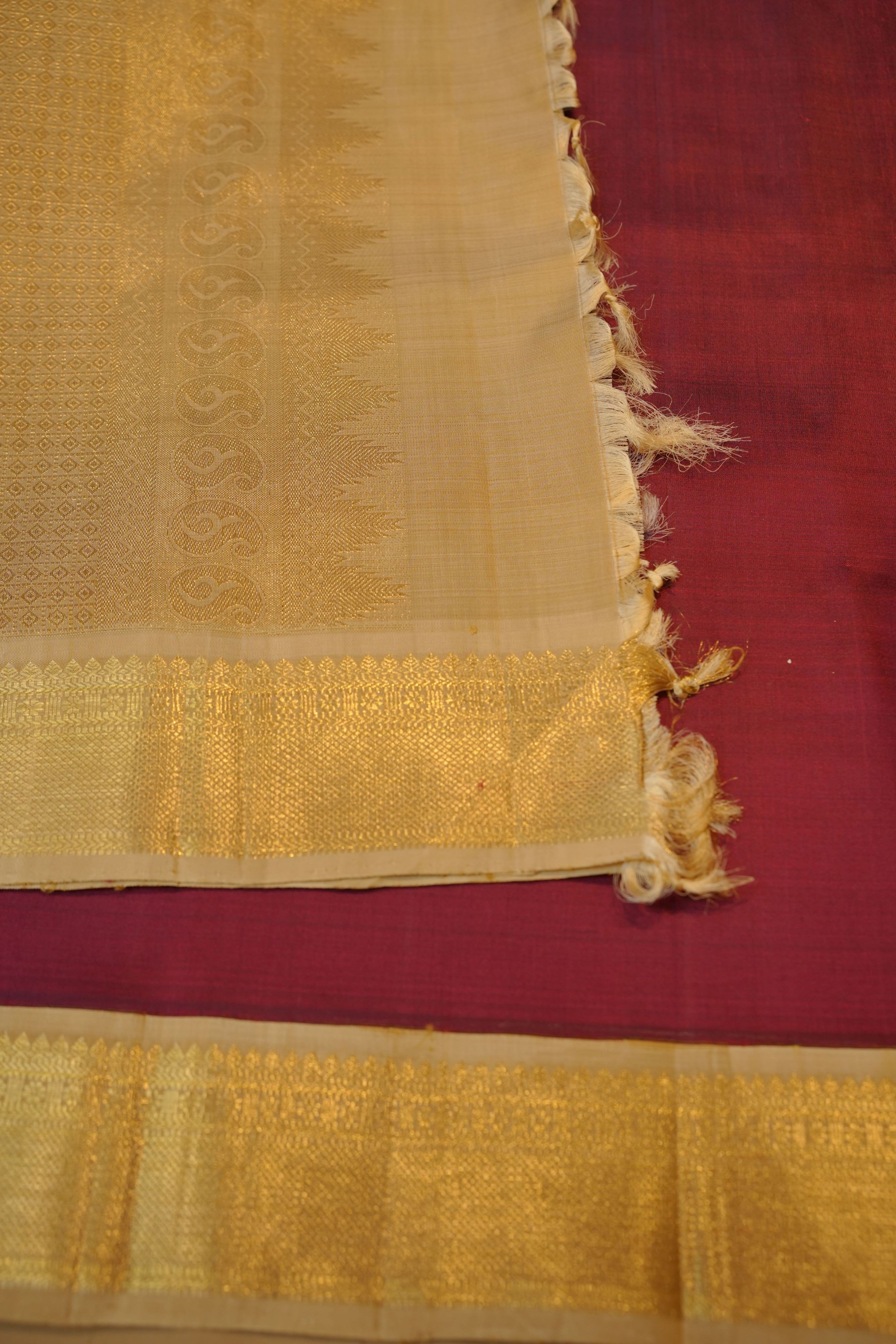 Marron and Gold Zari Border Kanjivaram