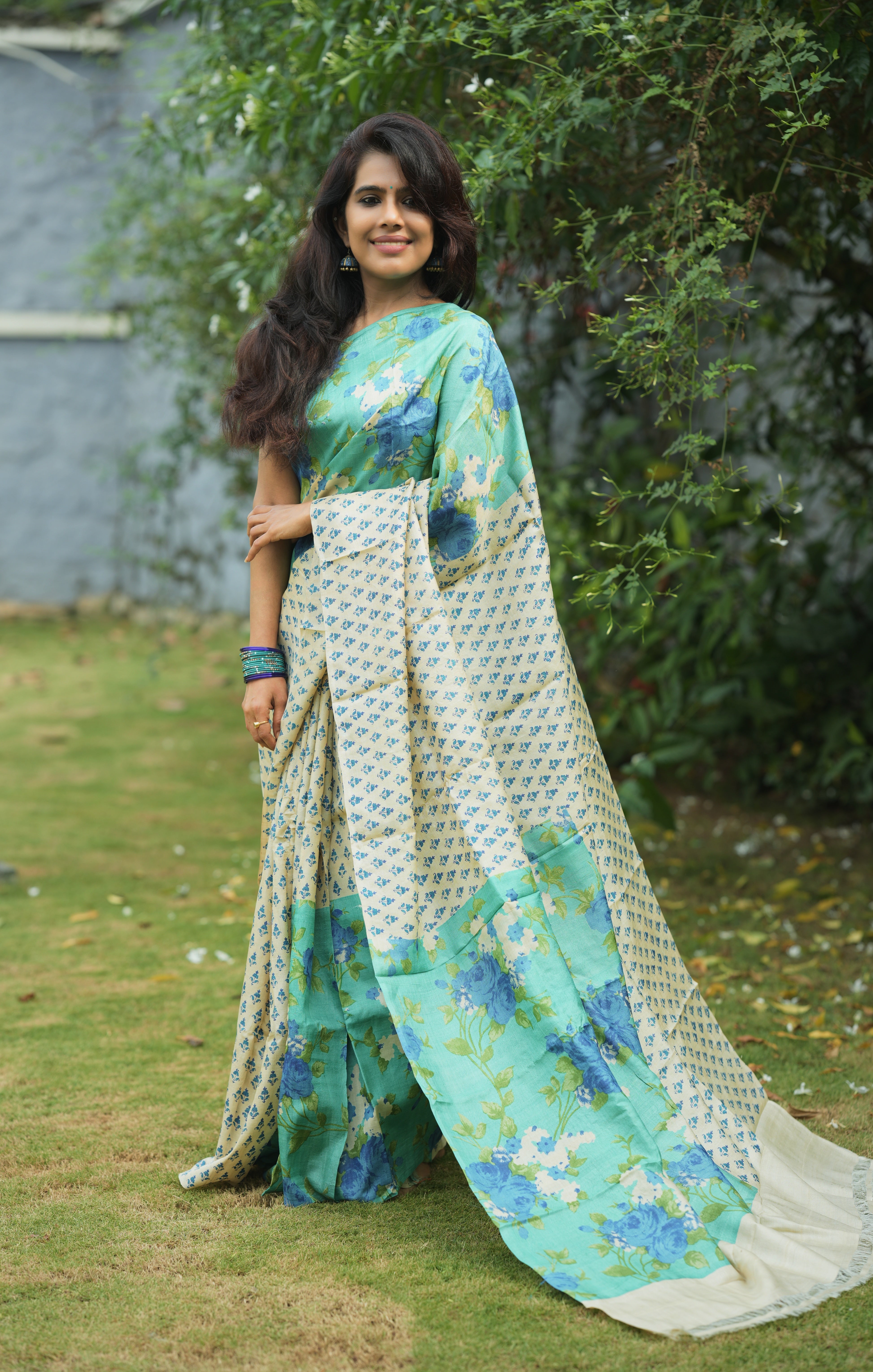 Tussar silk sari  floral box